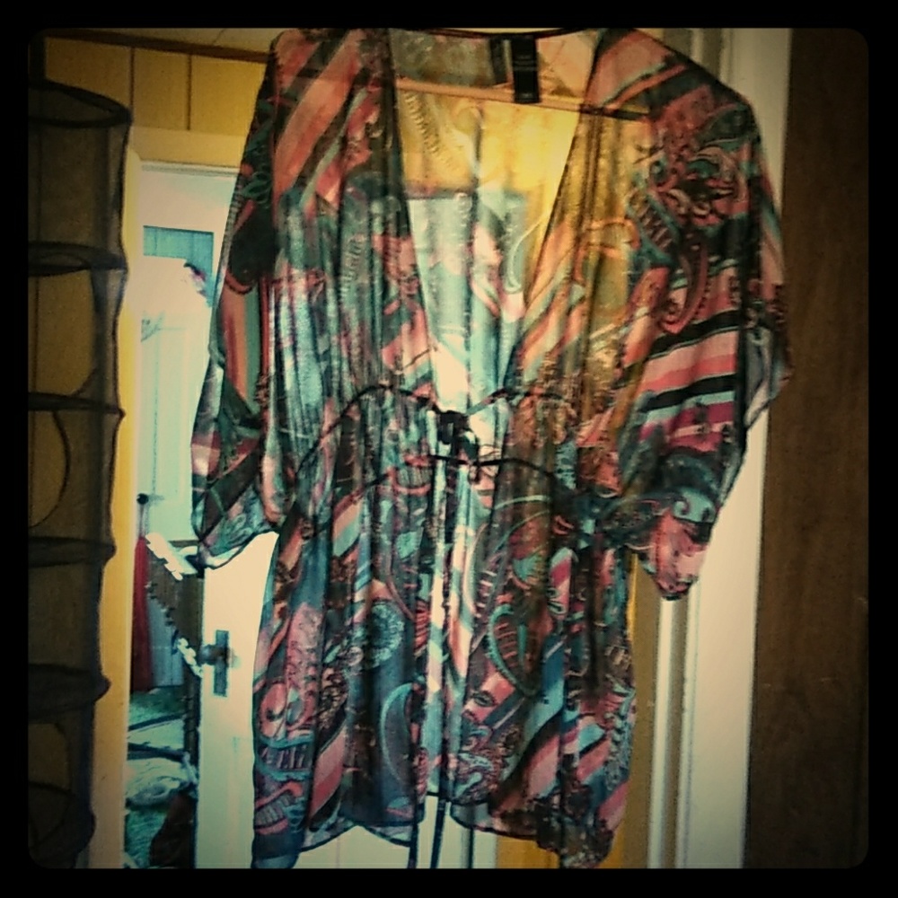 Beautiful vintage top by bisou bisou one size